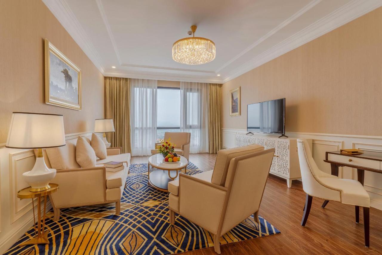Hotel Melia Vinpearl Phu Ly Extérieur photo